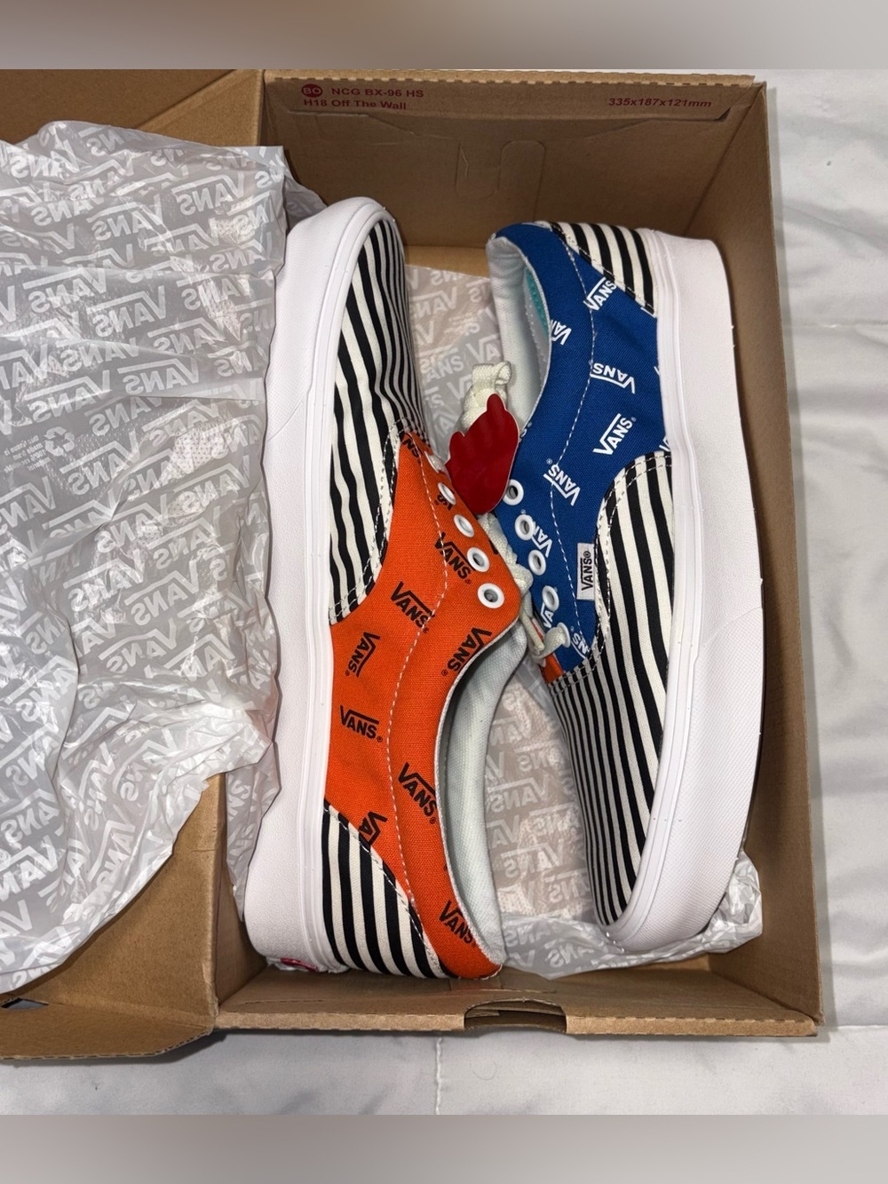 Vans Era Comfy Cush New With Tag Size 10 Black White Stripe Orange Blue - Picture 8 of 9
